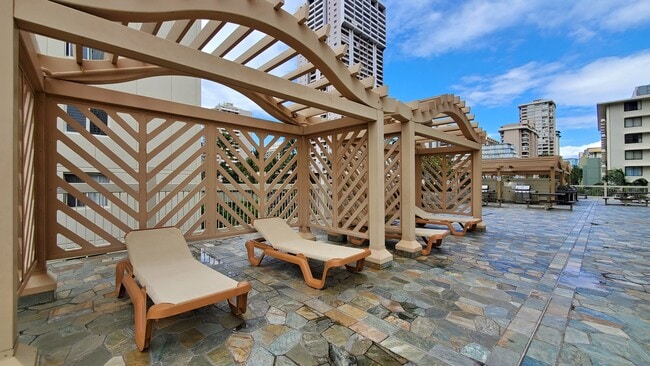 Building Photo - 445 Seaside Ave