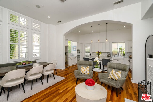 Building Photo - 5734 S Celedon Creek