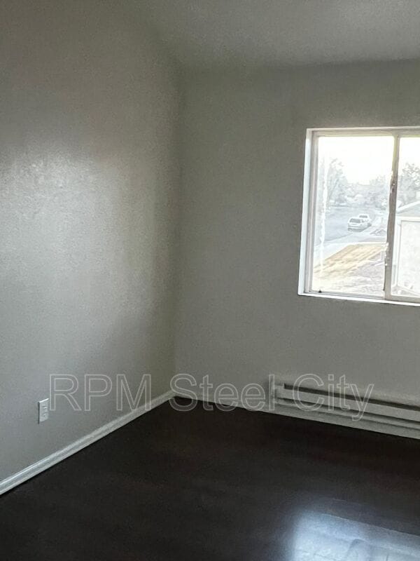 Building Photo - 1719 Oakshire Ln