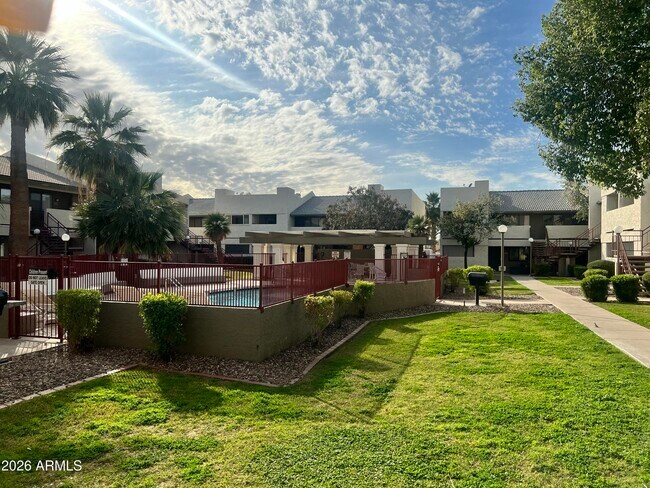 Building Photo - 3301 E Earll Dr