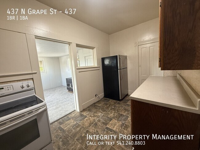 Building Photo - 437 N Grape St