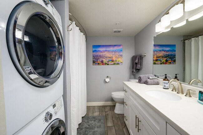 Building Photo - 9695 N 93rd Way