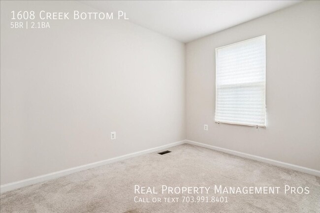 Building Photo - 1608 Creek Bottom Pl