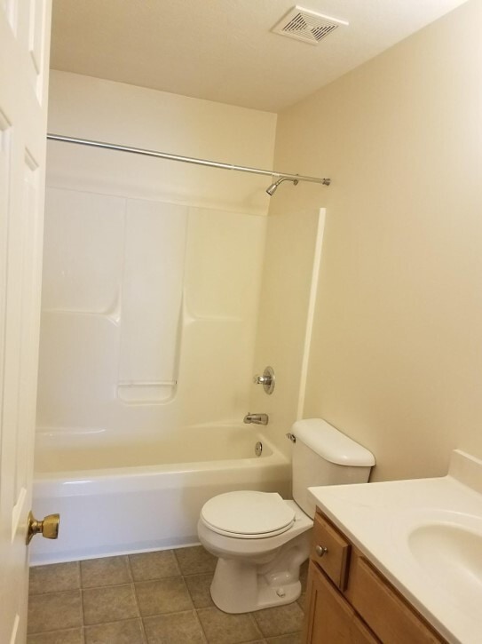 Building Photo - Applewood Townhomes - 13