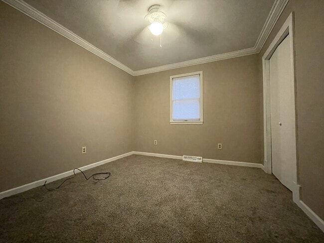 Building Photo - 3149 Glenwood Dr