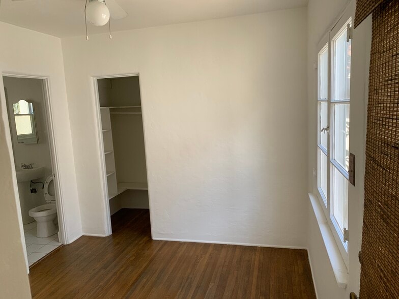 Building Photo - 1645 Sargent Pl