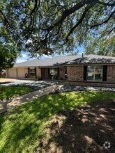 Building Photo - 2303 Inverrary Cir