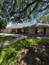 Building Photo - 2303 Inverrary Cir
