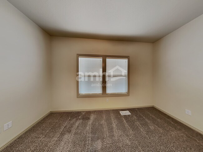 Building Photo - 55 S Selwood Ln