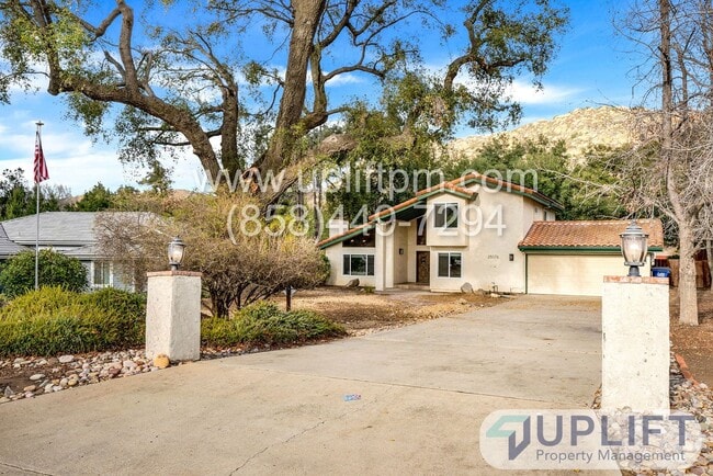 Building Photo - Country Estates - 4 bedroom 3 bathroom ove...