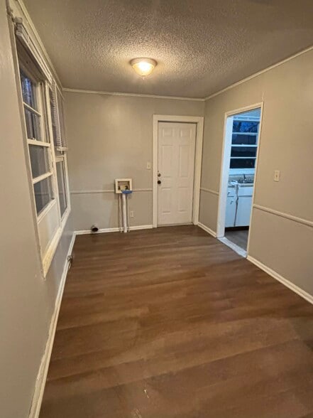 2 - washer/dryer hookup - 1730 Telfair St