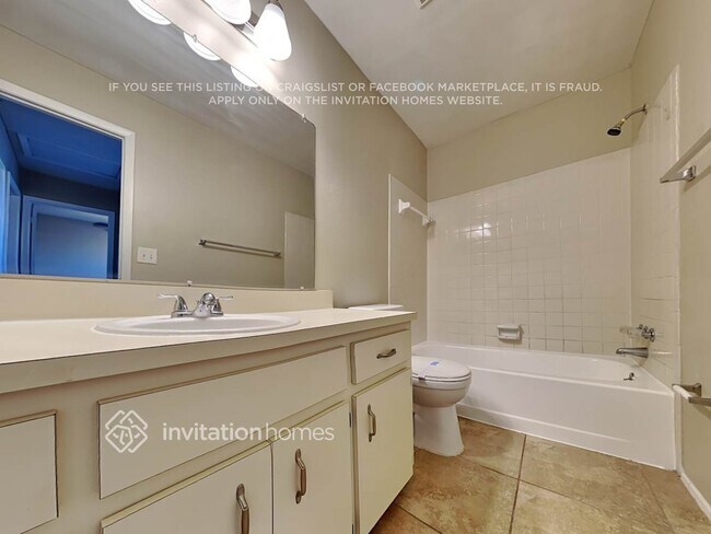 Building Photo - 622 Lake Dexter Cir