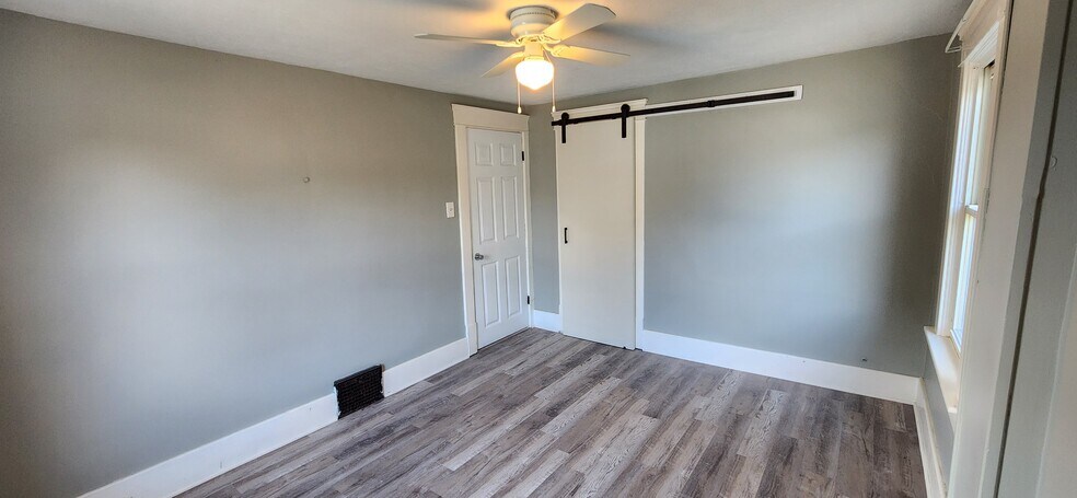Building Photo - 258 McGowan St