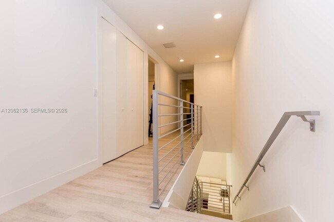 Building Photo - 2875 SW 33rd Ct