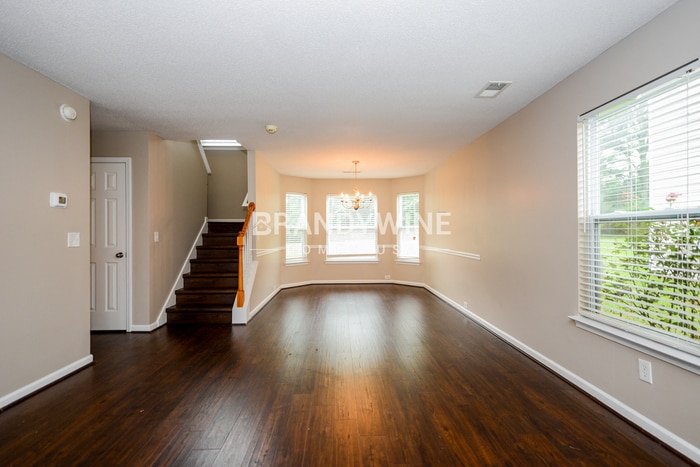 Building Photo - 3807 Rosebud Park Dr