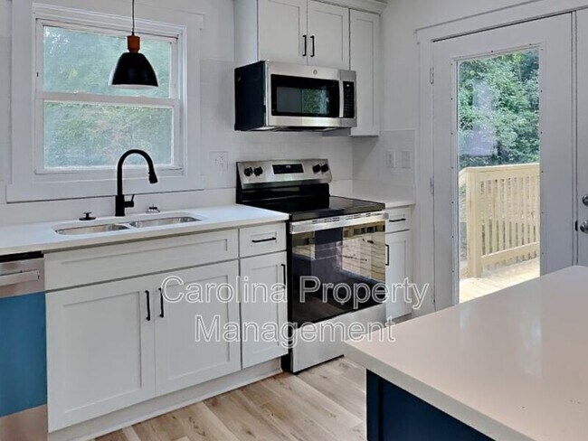 Building Photo - 2633 Brentwood Pl