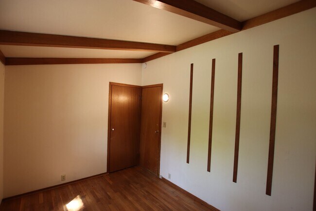 Building Photo - 405 Hamilton St