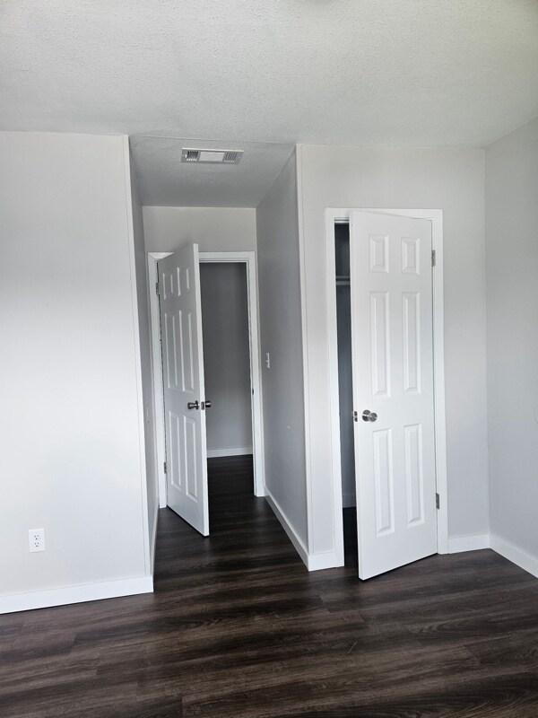 Building Photo - 802 Abney Ave