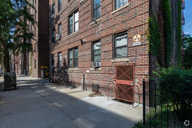 Building Photo - 3971 Gouverneur Ave
