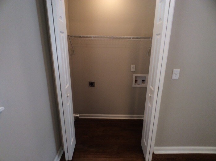 Building Photo - 2892 Horse Shoe Dr