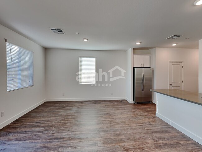 Building Photo - 3360 Blodwen St