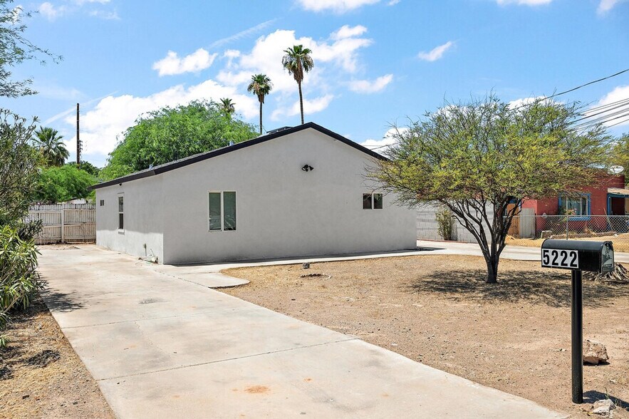 Building Photo - 5233 N 23rd Ave