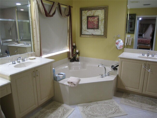 Building Photo - 9798 Casa Mar Dr