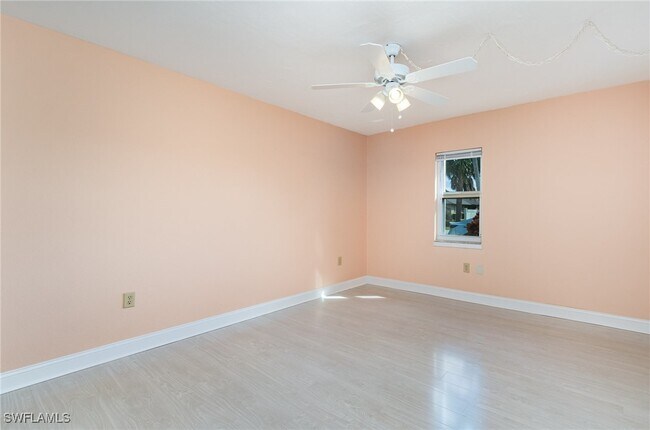 Building Photo - 4912 Vincennes St