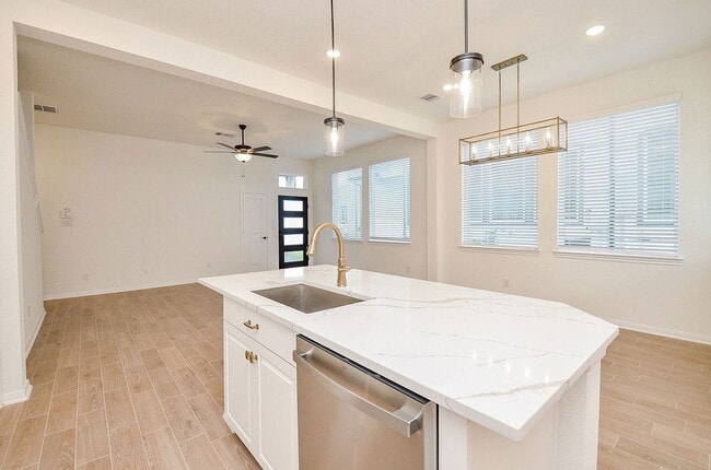 Building Photo - 130 W Coralburst Lp