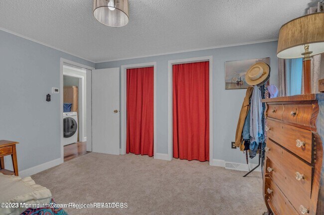 Building Photo - 37 Freehold Rd