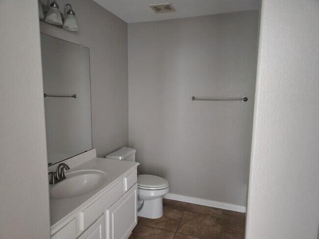Building Photo - 20676 Oakhurst Meadows Dr