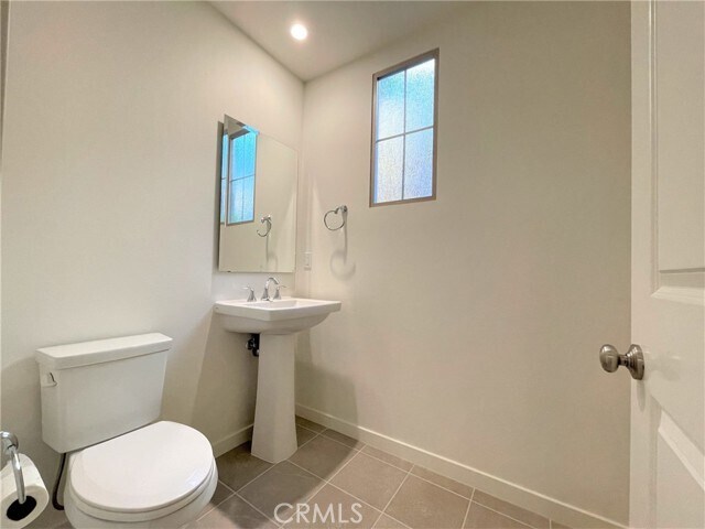 Building Photo - 119 Messenger