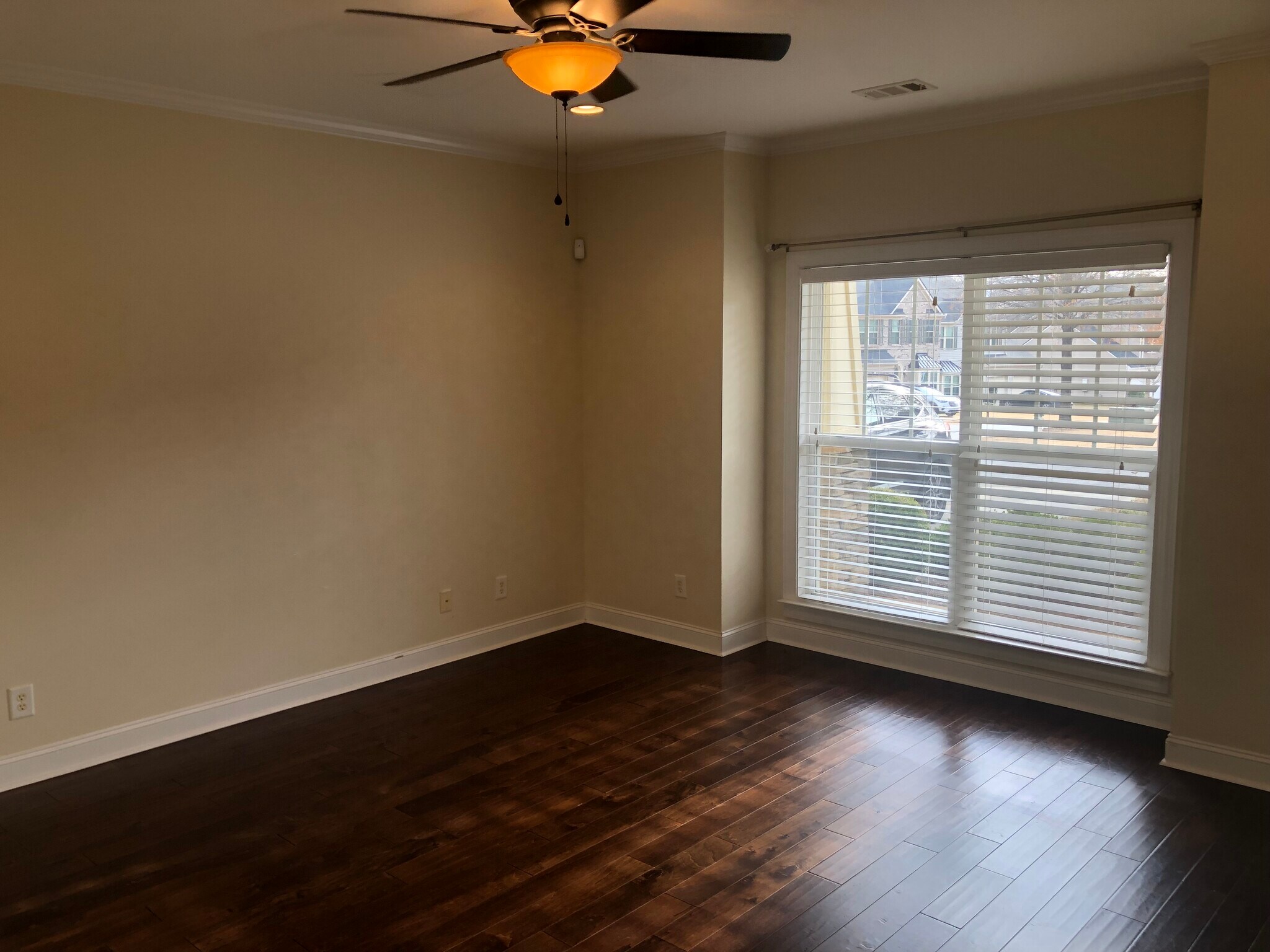 Living room - 205 E Stableford Dr