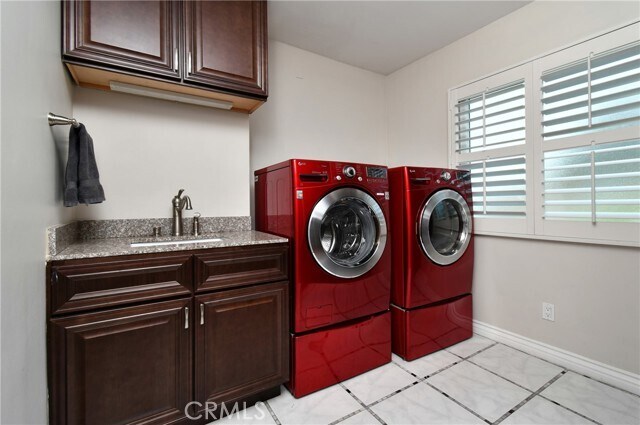 Building Photo - 4133 Irving Pl