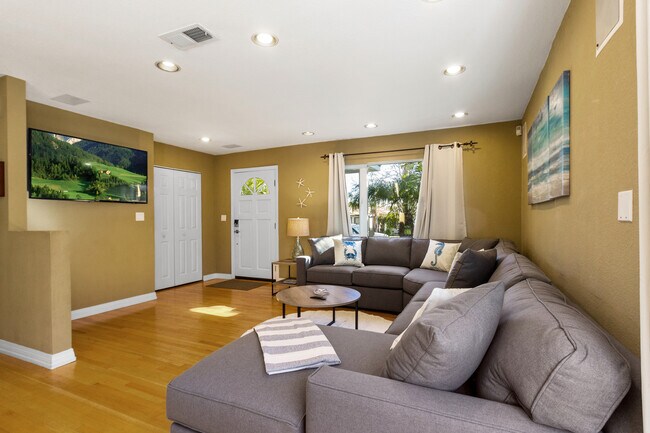 Building Photo - 1214 Emerald St