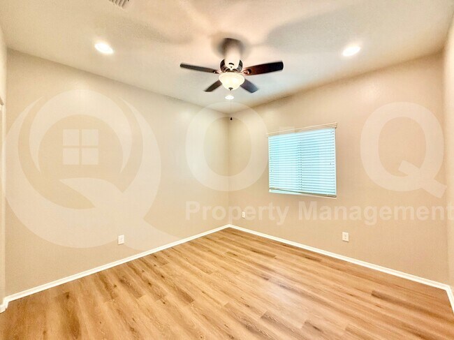 Building Photo - 10831 W Bronco Trail