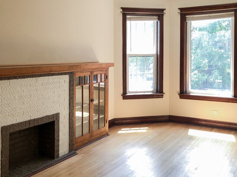 Building Photo - 1440 W Addison St