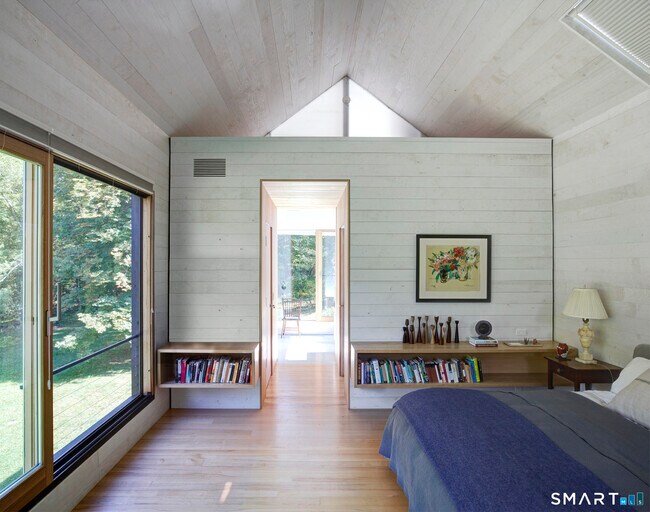 Building Photo - 155 W Morris Rd