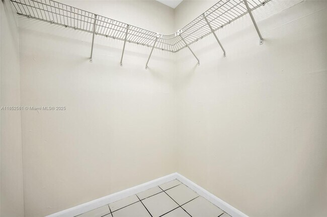 Building Photo - 10525 SW 112th Ave