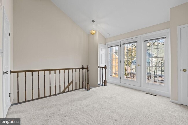 Building Photo - 786 N Vermont St