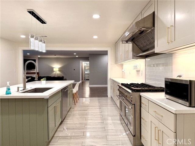 Building Photo - 9912 Newcomb Ave