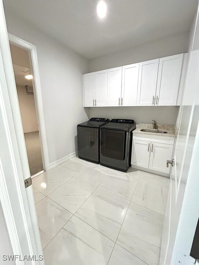 Building Photo - 3596 64th Ave NE