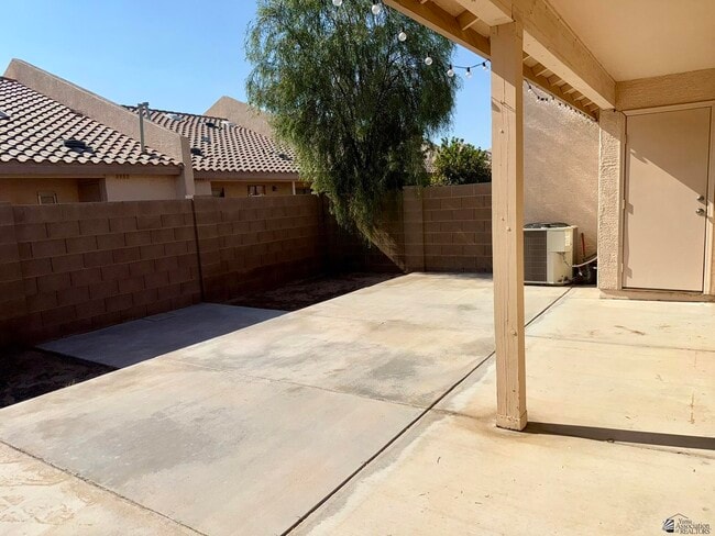 Building Photo - 3142 S Ragen Dr