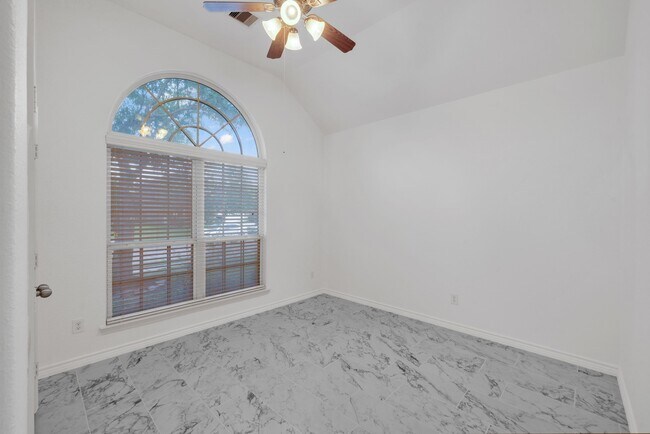 Building Photo - 16419 Dover Mills Dr