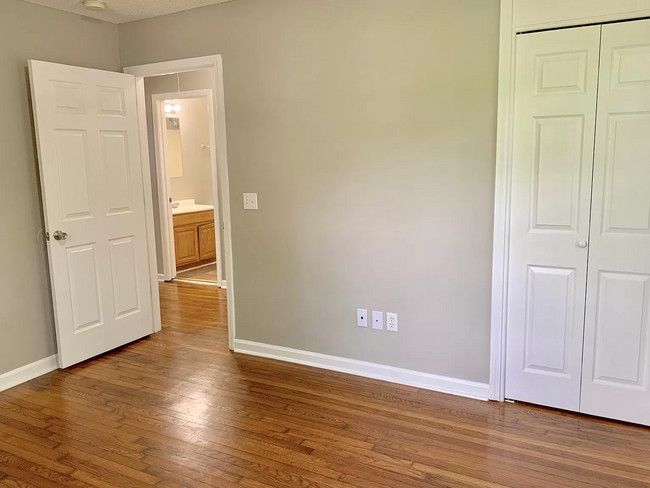 Building Photo - Cozy 2-Bedroom Home with Spacious Yard?Pet...