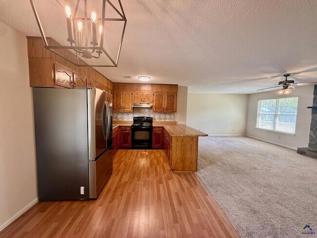 Building Photo - 104 Water Dr