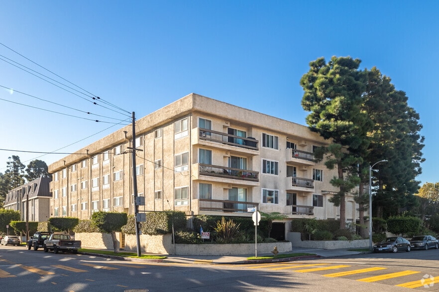 Building Photo - 8110 Redlands St