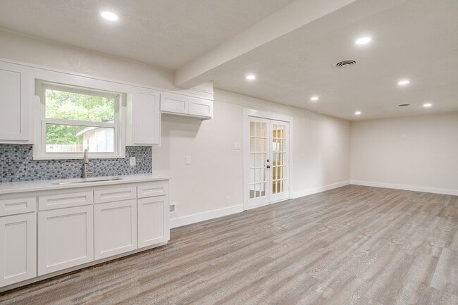 Building Photo - 3812 Linkwood Dr