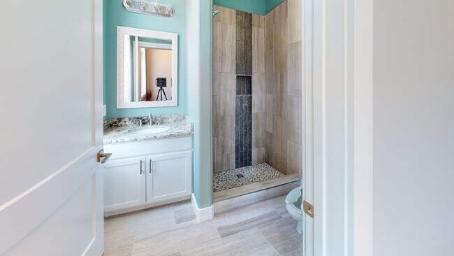 Building Photo - $1655/Bedroom |8BR Townhome in Fort Sander...