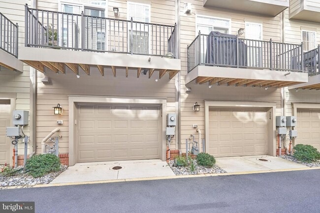 Building Photo - 256 Bluemont Branch Terrace SE